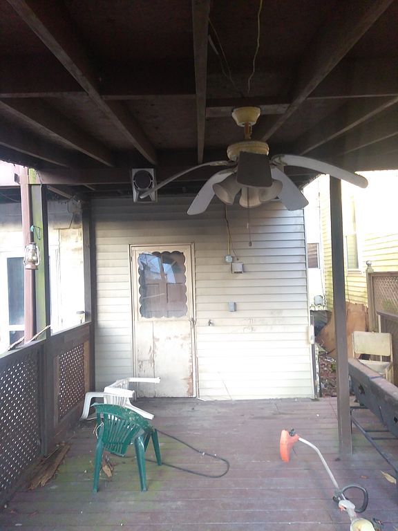 304 N Oak St, Mount Carmel, PA 17851