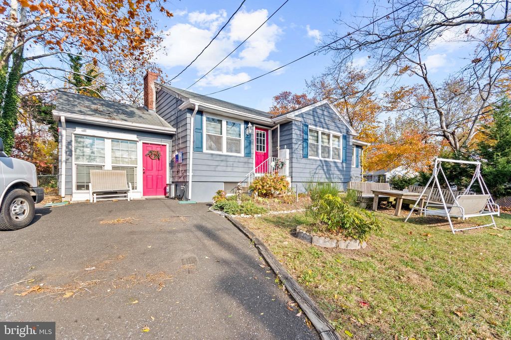 2108 Church Rd, Riverton, NJ 08077