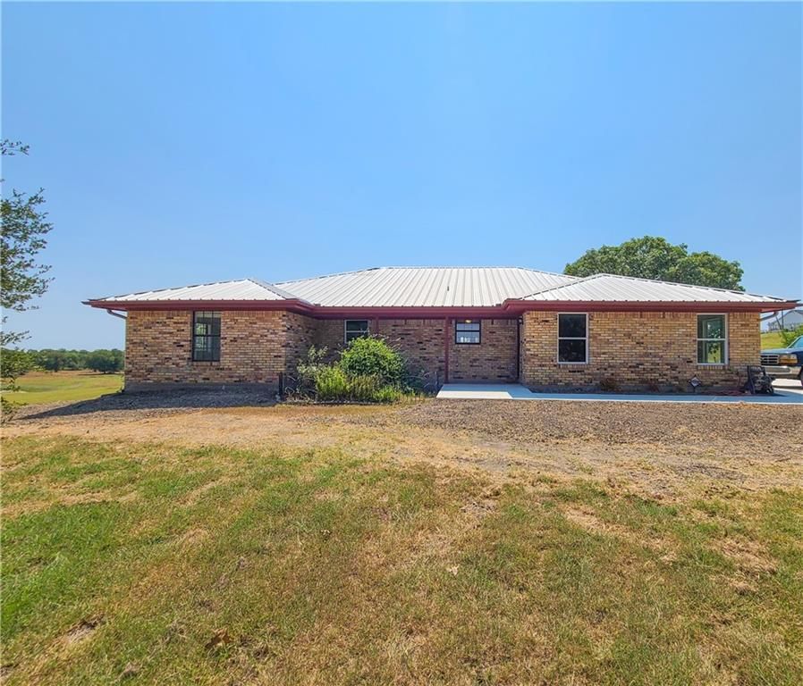 2003 Southwood Hills Dr, Taylor, TX 76574