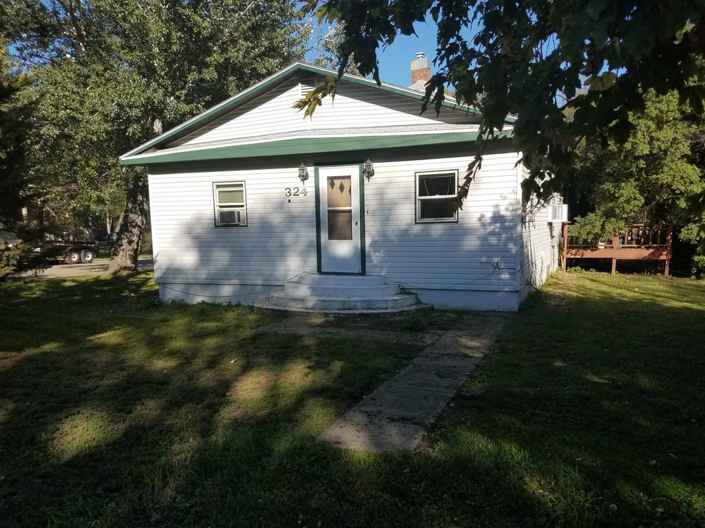 324 W  4th St, Redfield, SD 57469