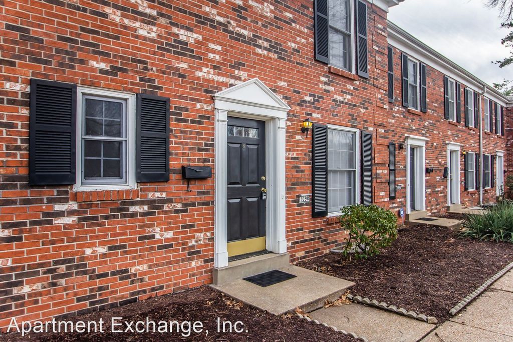 1098 N Hanley Rd, Saint Louis, MO 63130