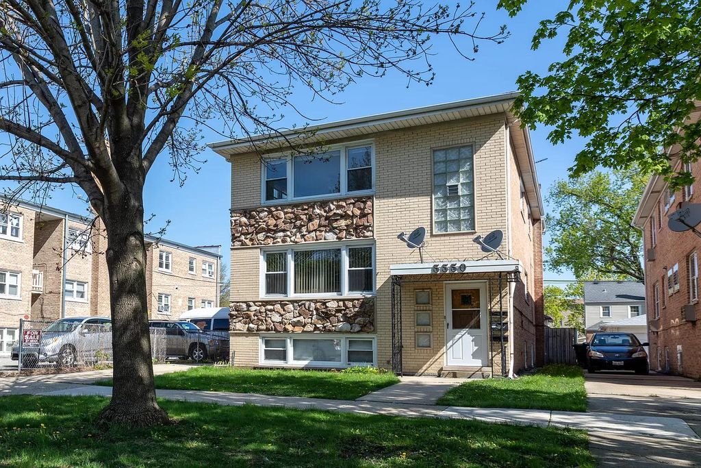 5550 W Sunnyside Ave #1, Chicago, IL 60630