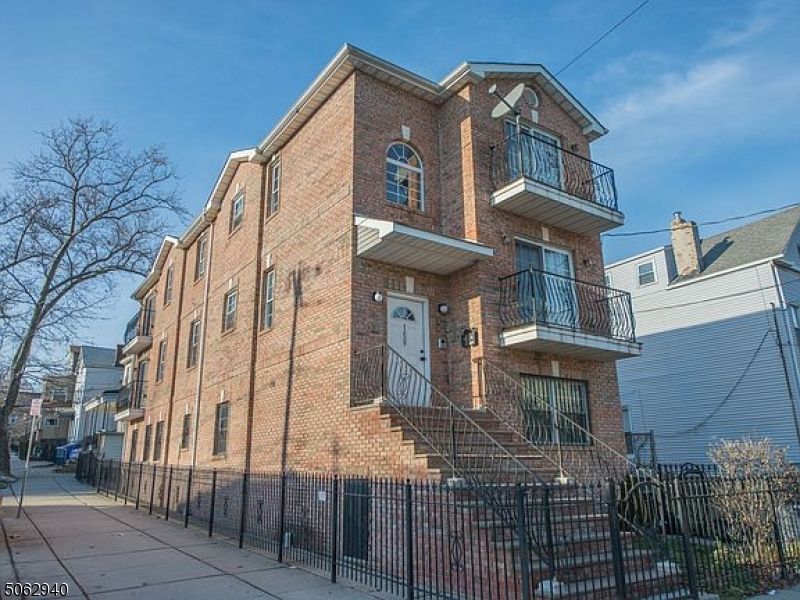 159 Sherman Ave 2, Newark, NJ 07114 5 Bed, 5 Bath MultiFamily Home