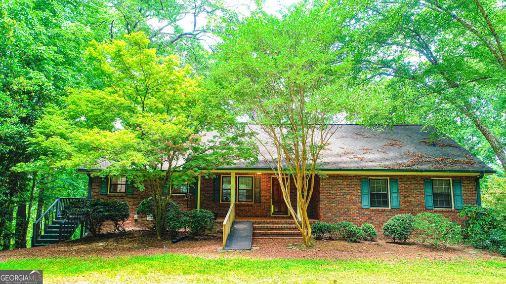 4735 Corn Creek Dr, Fairburn, GA 30213