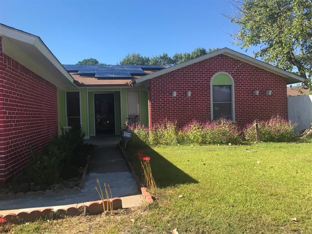 858 Auburn Dr, Lewisville, TX 75067