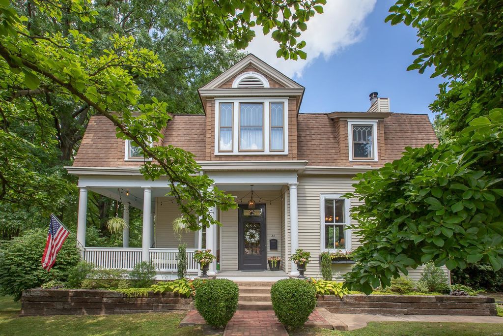 33 S Laclede Station Rd, Saint Louis, MO 63119