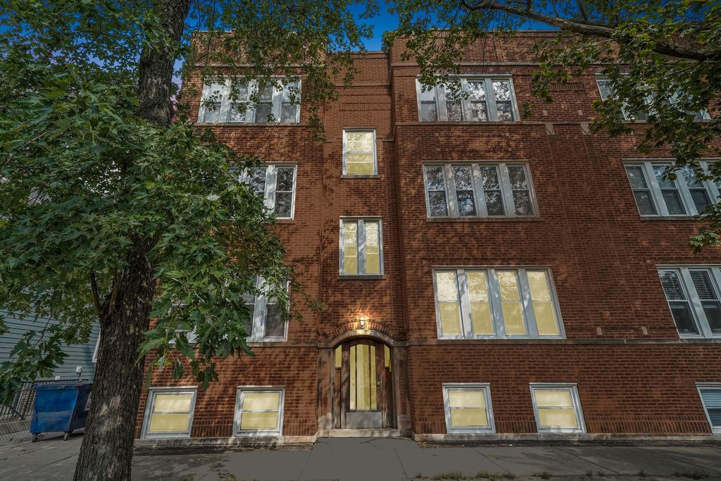 7211 N Damen Ave #2, Chicago, IL 60645