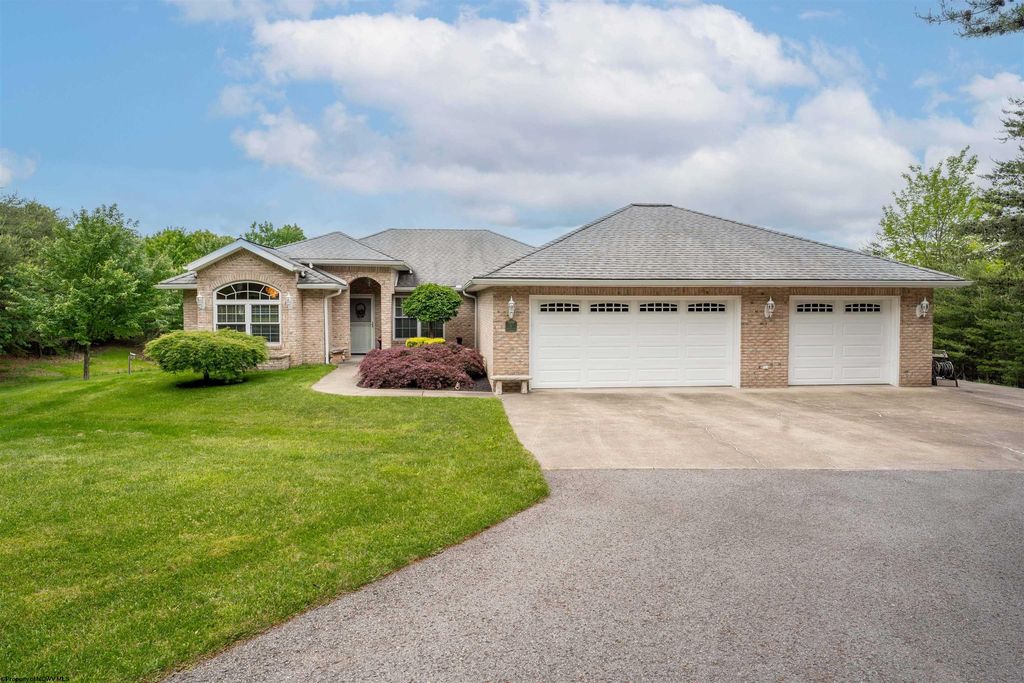 6 Shadow Pines Ln, Morgantown, WV 26508