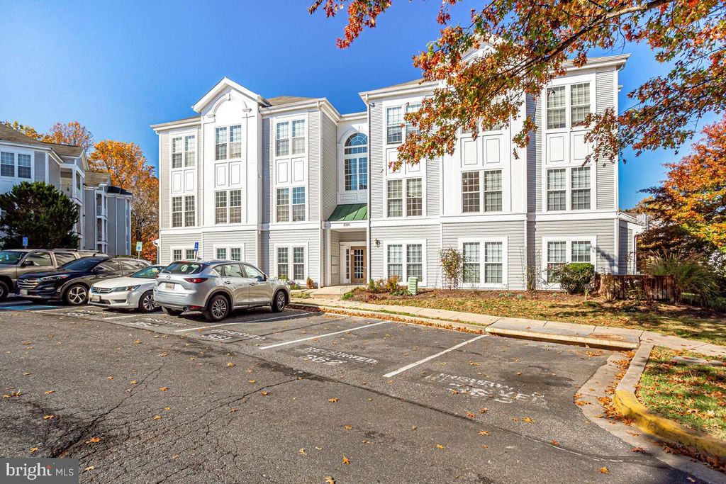 9810 Leatherfern Ter #302, Montgomery Village, MD 20886