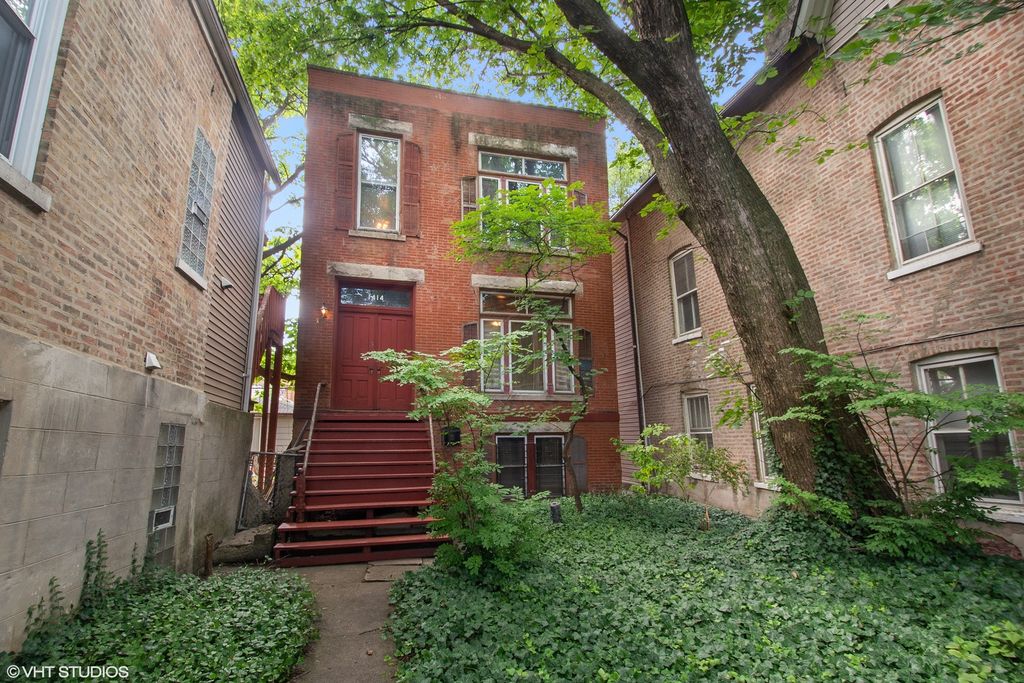 1414 N Maplewood Ave, Chicago, IL 60622