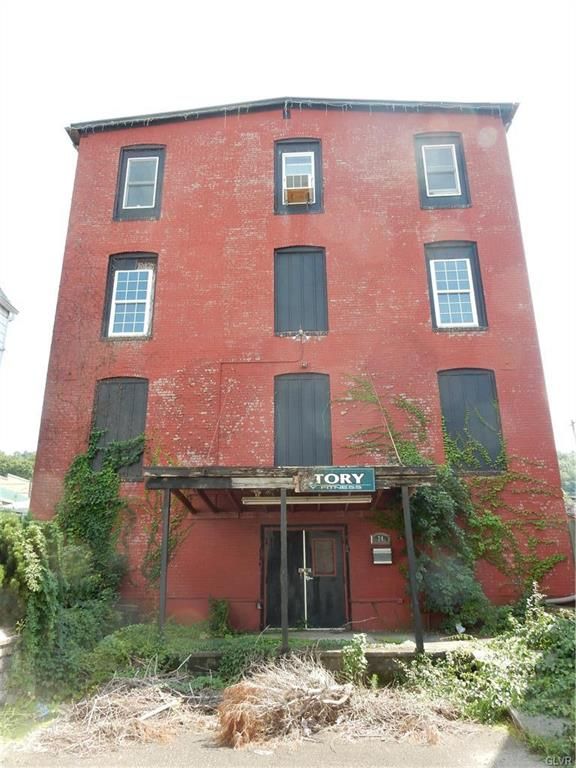 24 W Bertsch St, Lansford, PA 18232