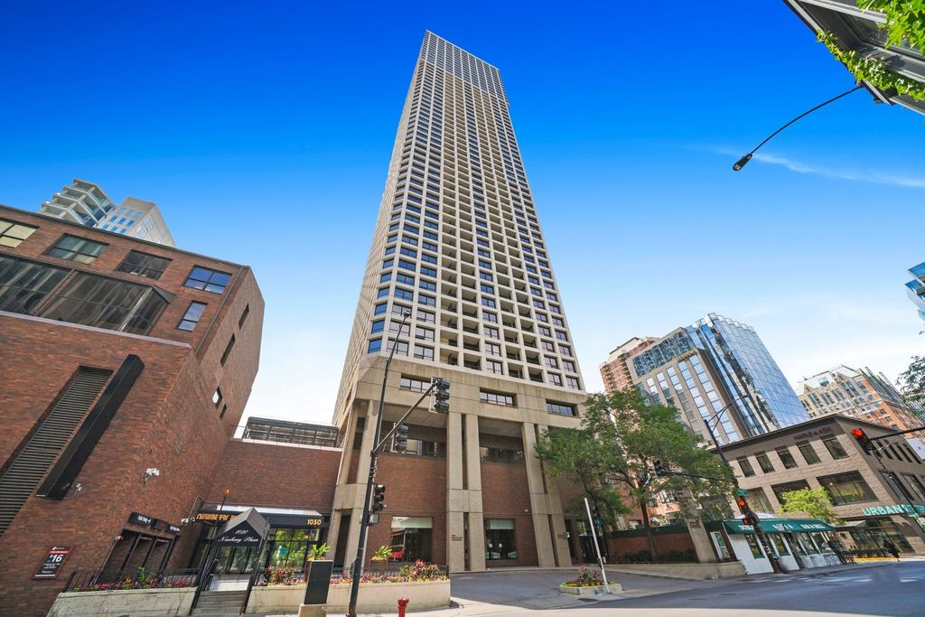 1030 N State St #23C, Chicago, IL 60610
