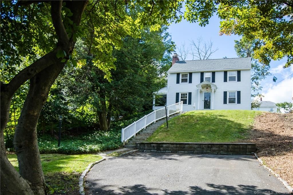 40 May Ave, Naugatuck, CT 06770