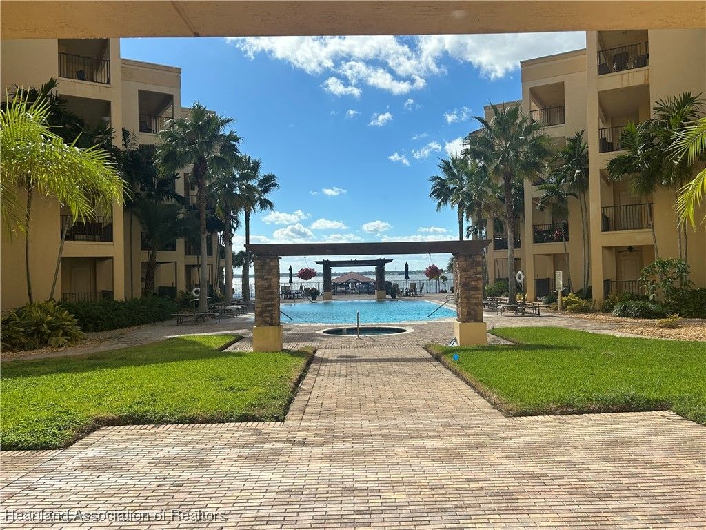 2351 Lakeview Dr #119, Sebring, FL 33870 | MLS# 319356 | Trulia, image size:1024x768