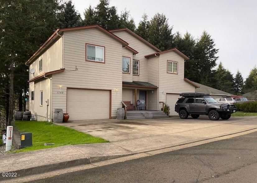1767/1769 SE Mast Ave, Lincoln City, OR 97367