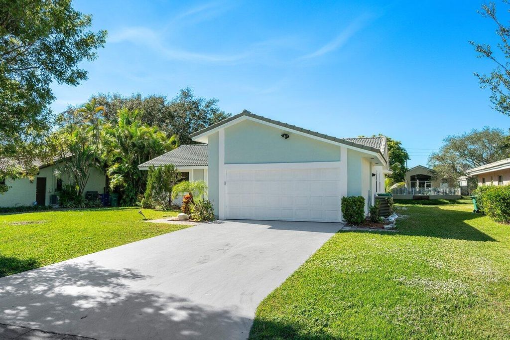 3248 NW 122nd Ave, Coral Springs, FL 33065