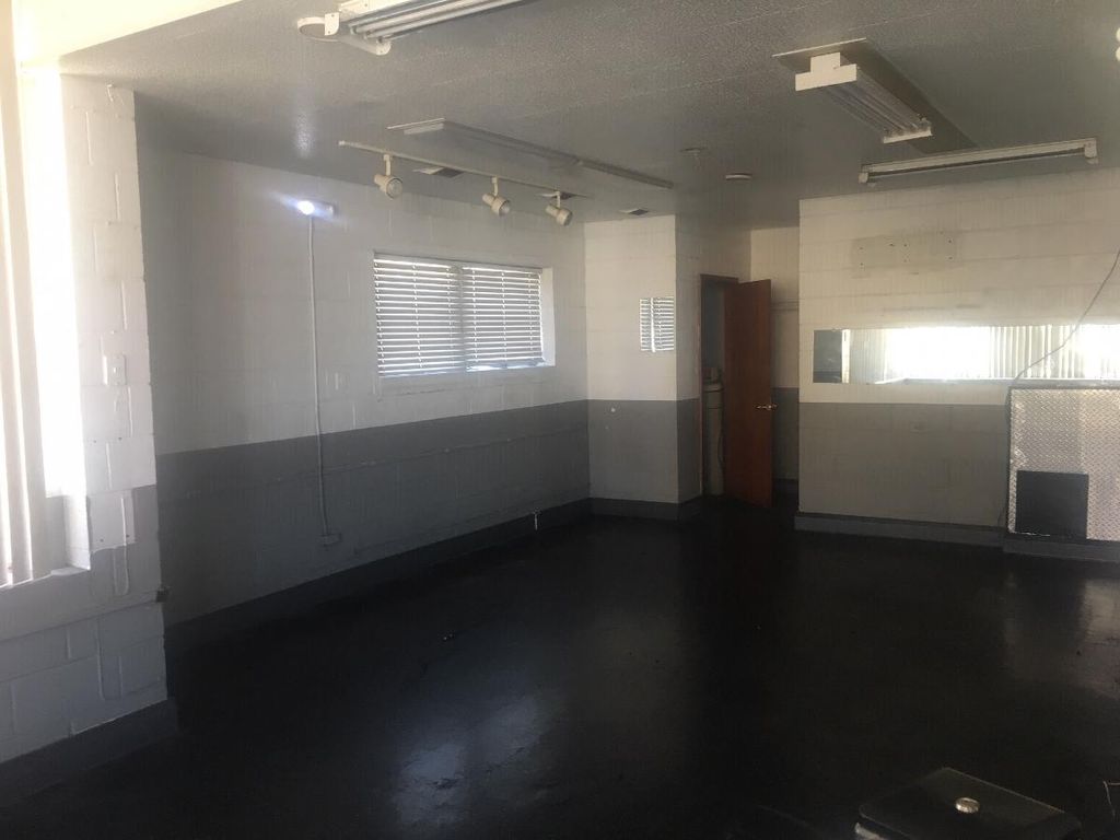 3200 St Charles Rd, Bellwood, IL - 2 Bed, 2 Bath Single-Family Home - 5