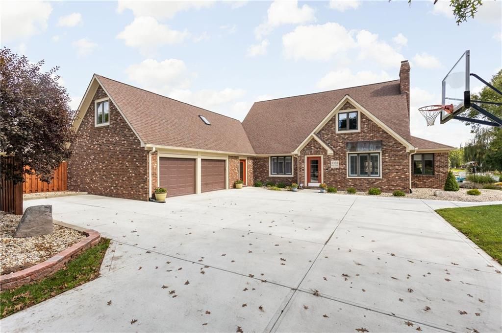 8333 Hill Gail Dr, Indianapolis, IN 46217