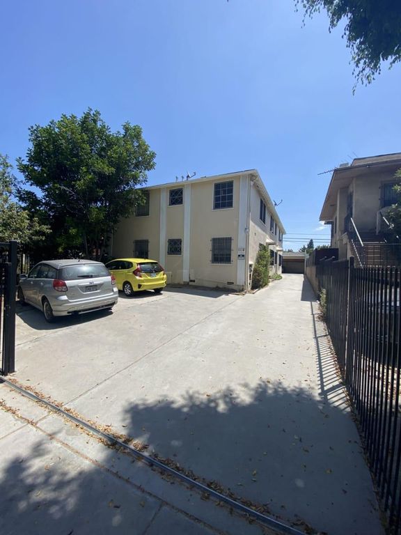 1118 N Berendo St #3, Los Angeles, CA 90029