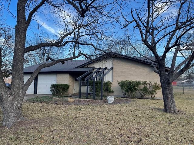 1810 Mercury Dr, Garland, TX 75040