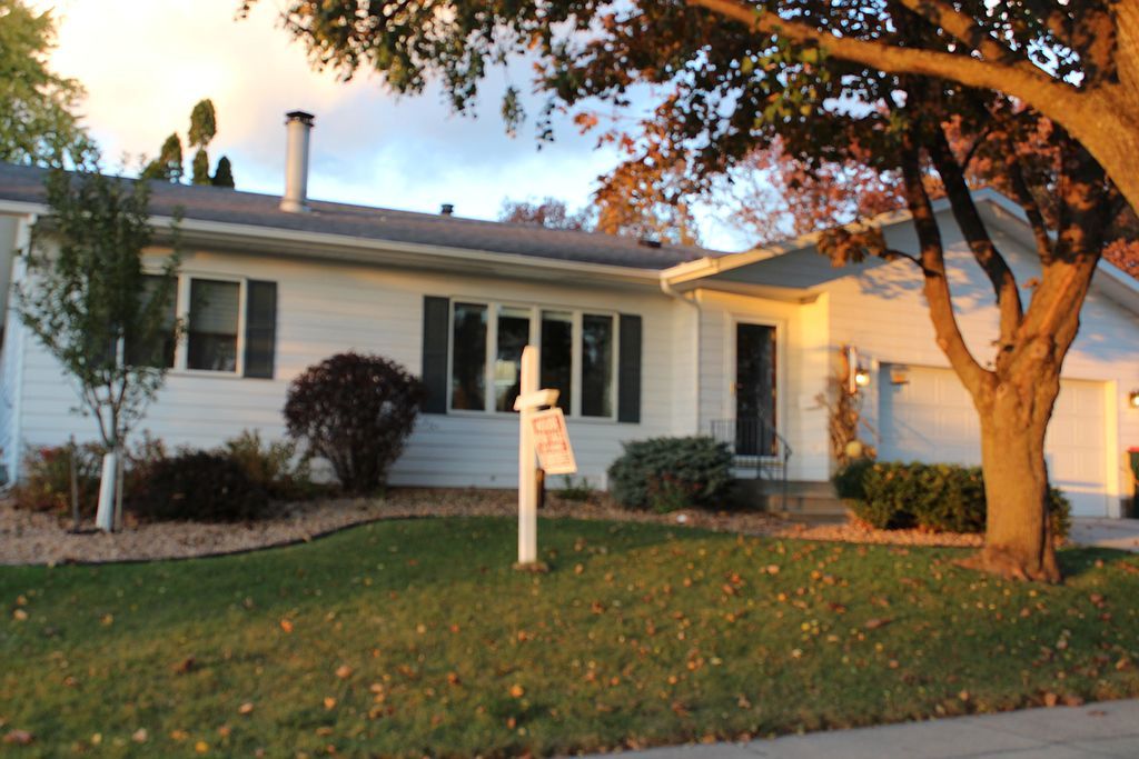4317 1st St NW, Rochester, MN 55901