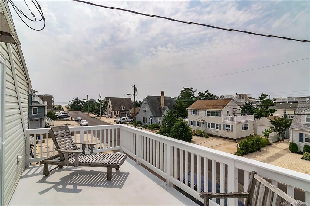 7 W 40th St, Brant Beach, NJ 5 Bed, 2 Bath SingleFamily Home 40 Photos Trulia