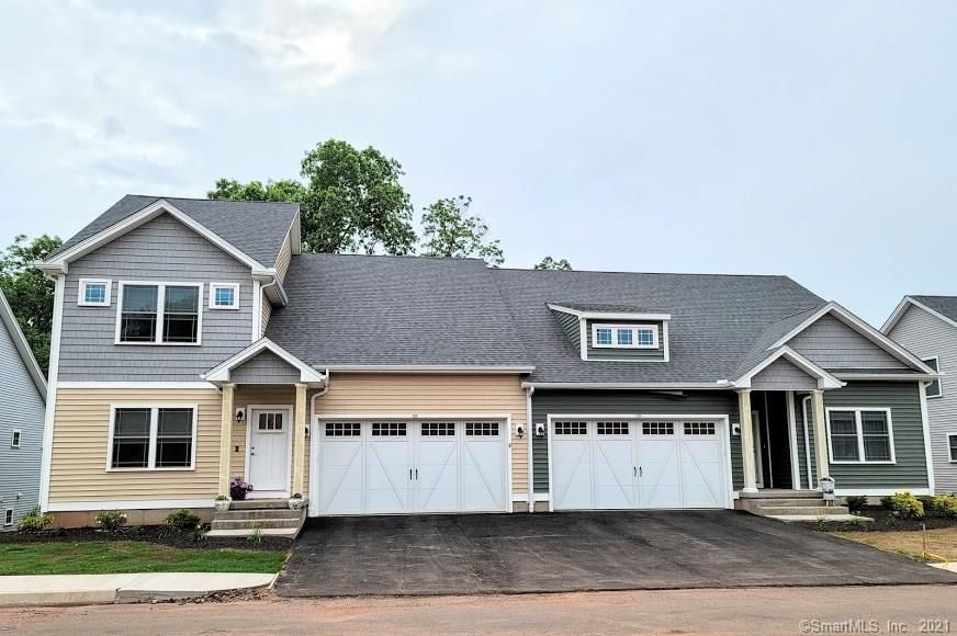 11 Squires Ln #75, North Haven, CT 06473