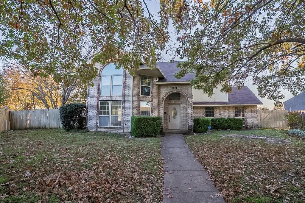 1744 Worthington Ln, Lancaster, TX 75134