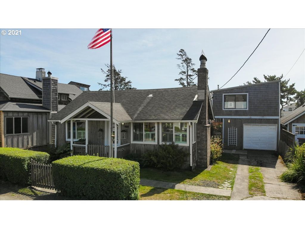 155 W Jefferson St, Cannon Beach, OR 97110