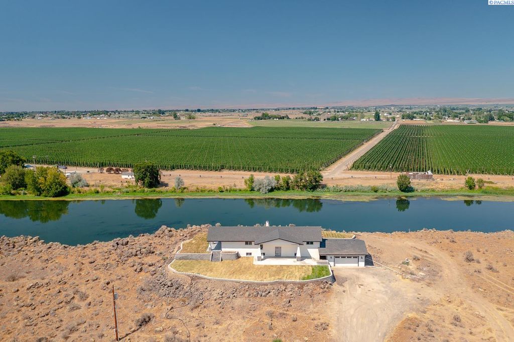 160103 W Byron Rd, Prosser, WA 99350