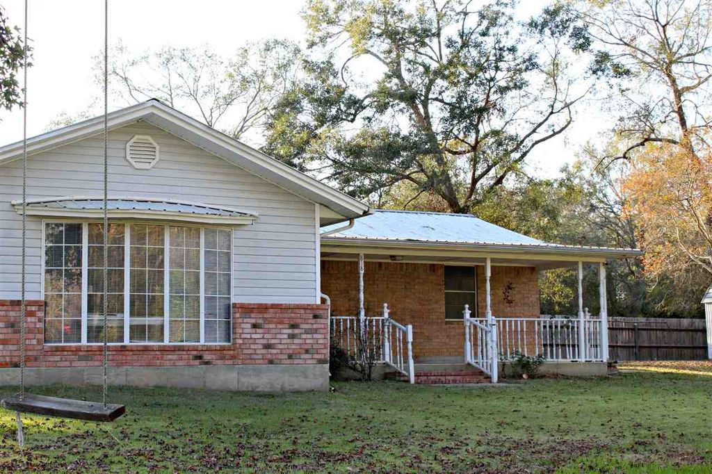 818 Davison St, Newton, TX 75966 3 Bed, 2 Bath SingleFamily Home