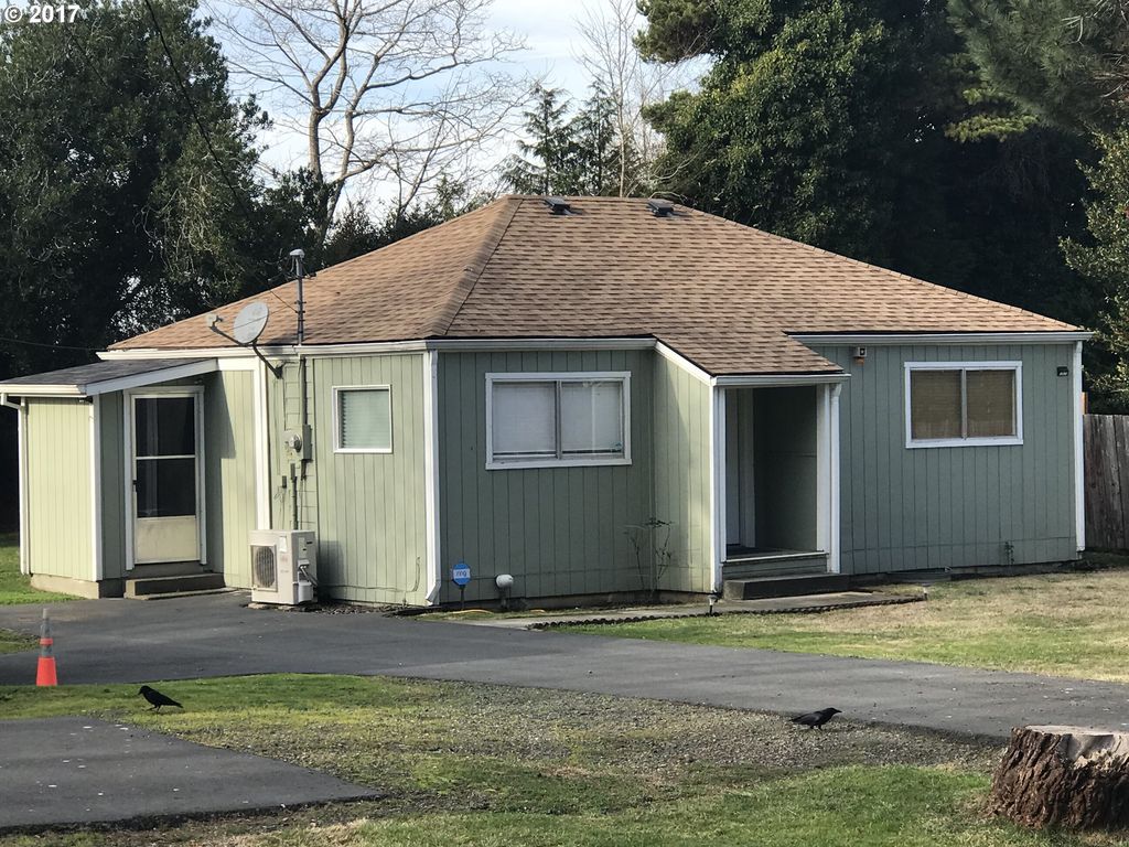 266 Norman Ave, Coos Bay, OR 97420