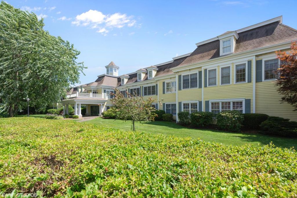 601 Route 28 109, Harwich Port, MA 2 Bed, 2 Bath Condo 15 Photos