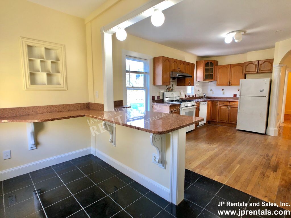 68 Brookside Ave #1, Jamaica Plain, MA 02130