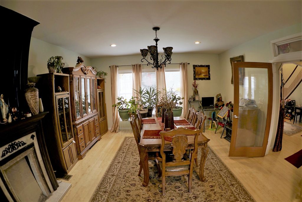 33-35 Park St, Amsterdam, NY 12010