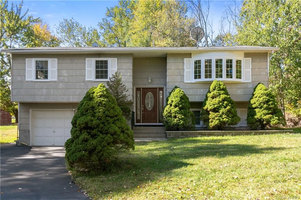 16 Tanglewood Ct, Congers, NY 10920