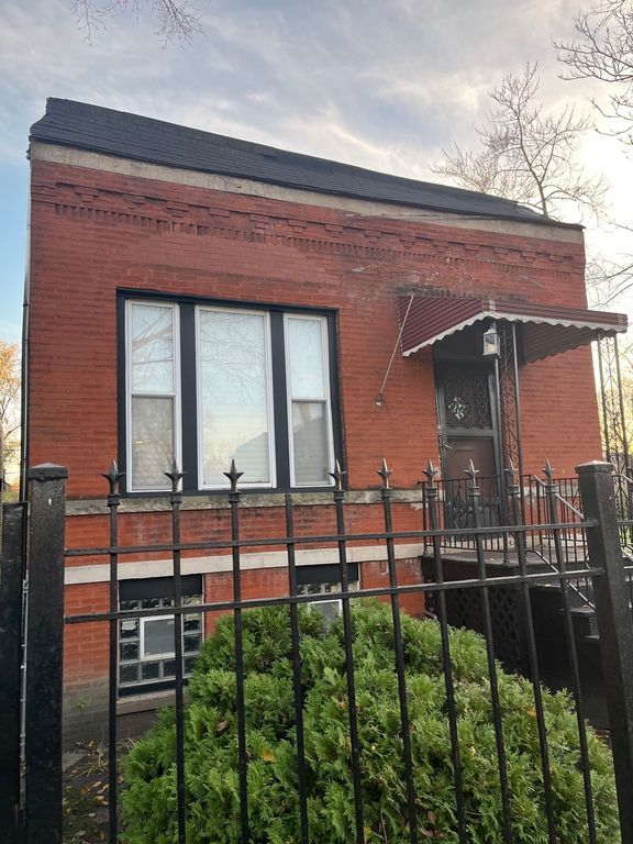 4029 W Adams St, Chicago, IL 60624