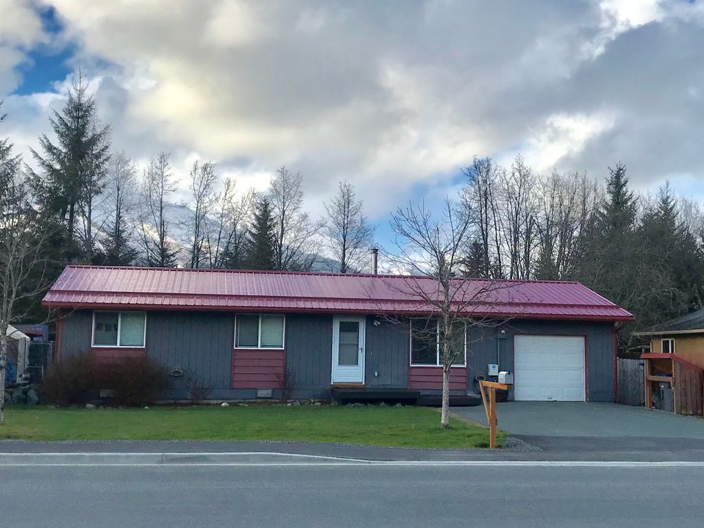 8908 Birch Ln, Juneau, AK 99801