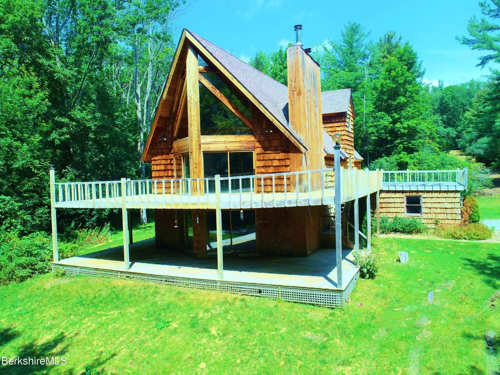 282 Canaan Rd, Richmond, MA 01254