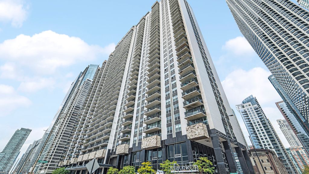 400 E Randolph St #1829, Chicago, IL 60601