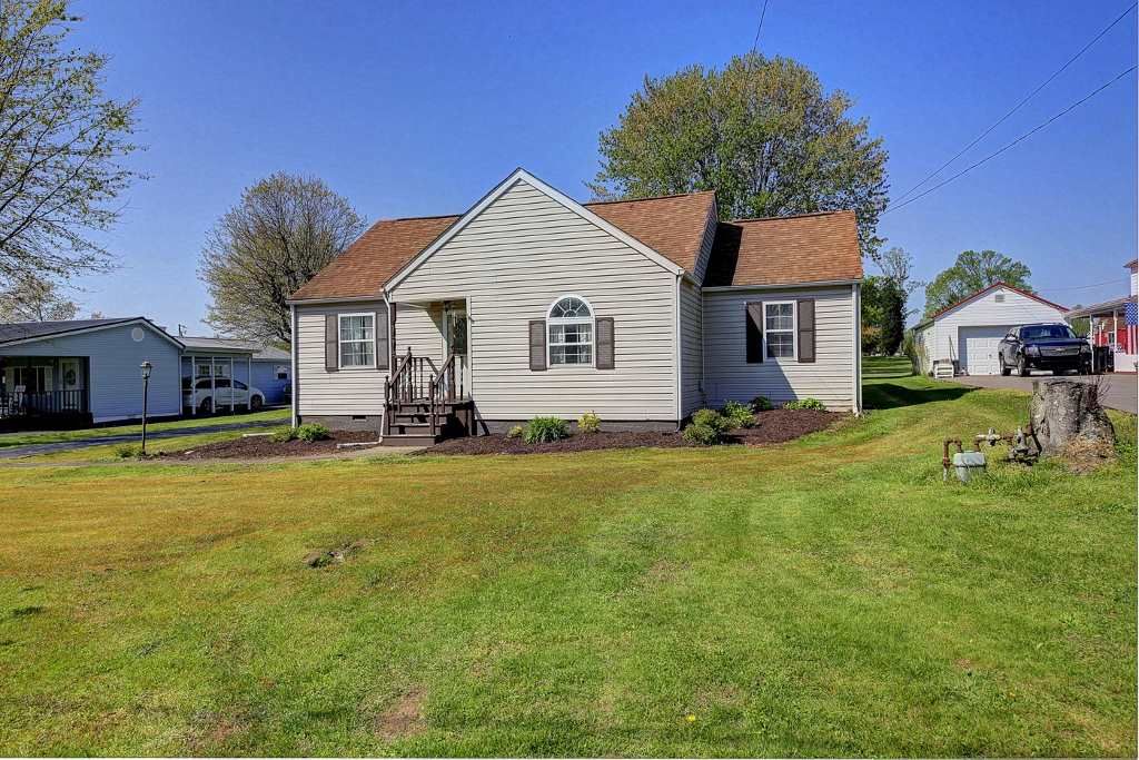 2674 Charleys Creek Rd, Culloden, WV 3 Bed, 2 Bath SingleFamily Home
