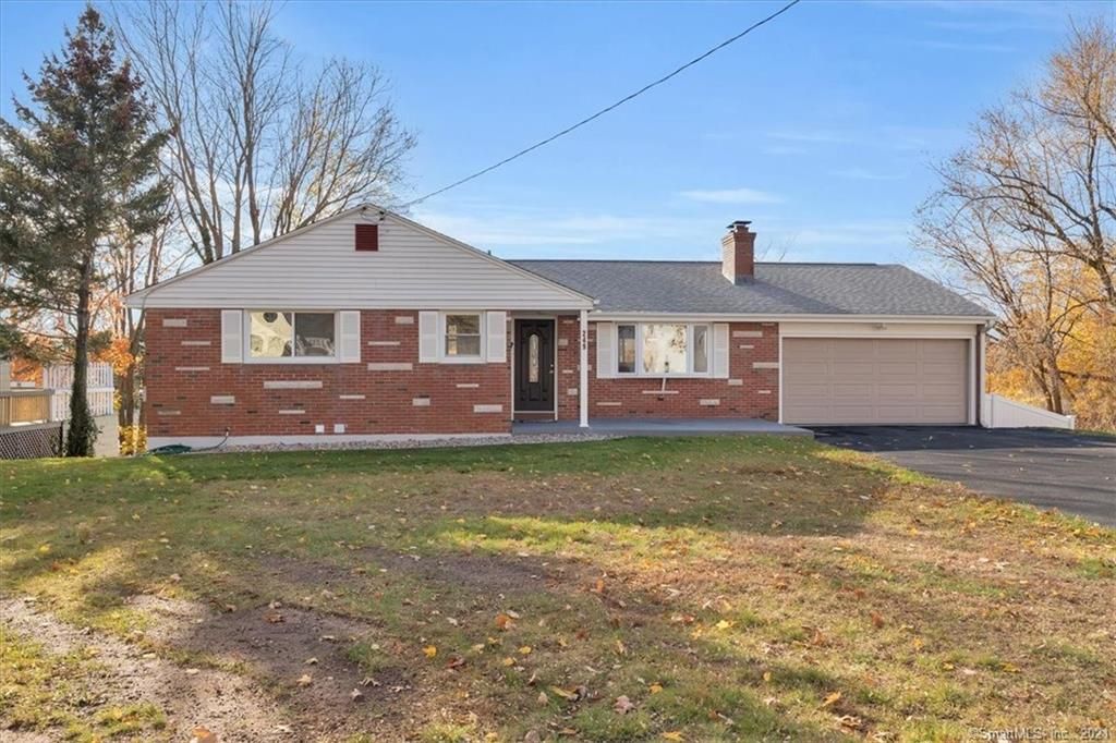 249 Longvue Dr, Wethersfield, CT 06109