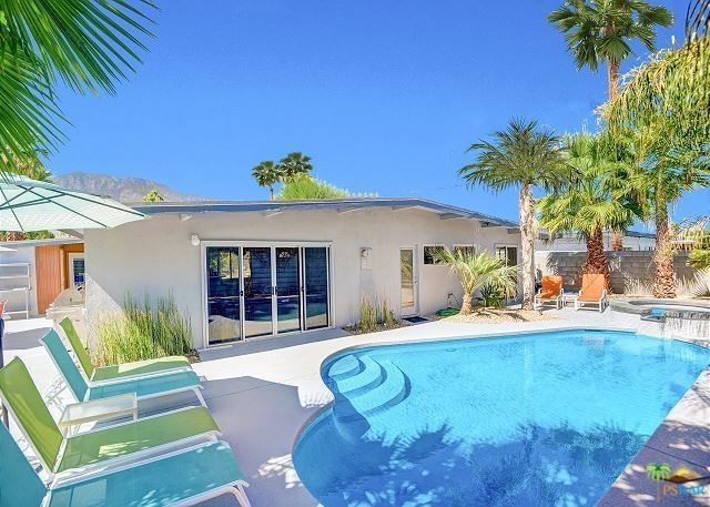 958 S Calle Santa Cruz, Palm Springs, CA 92264