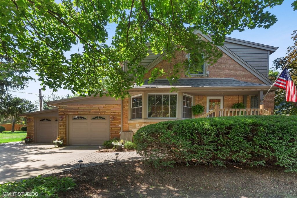 21359 W Starry Ln, Lake Zurich, IL 60047