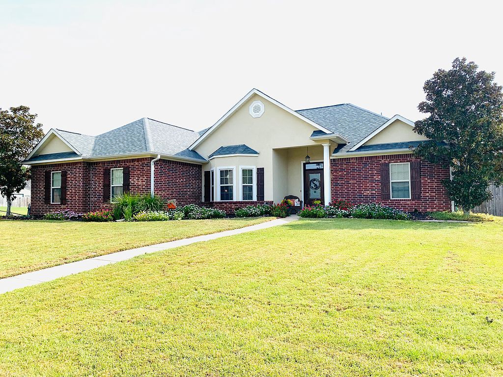 12 Irongate Dr, Texarkana, TX 75503