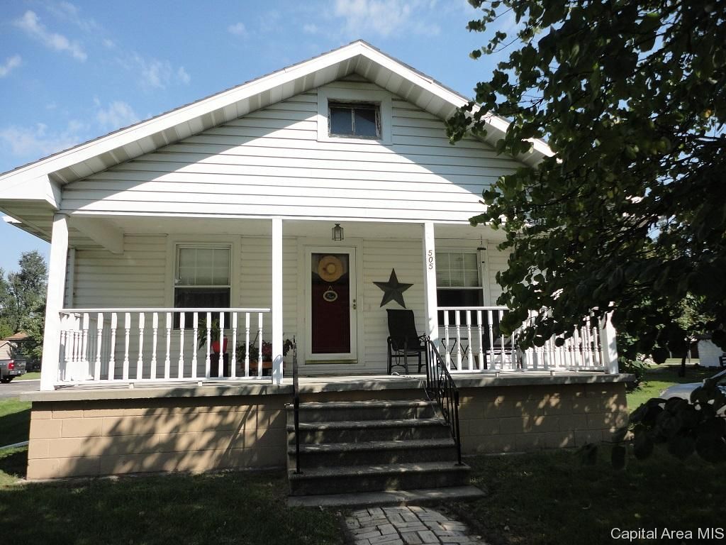 505 W North St, Stonington, IL 2 Bed, 1 Bath SingleFamily Home 11