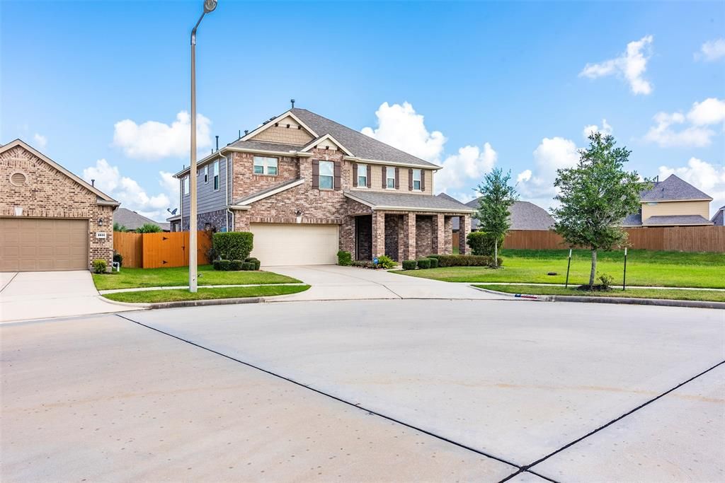 2833 Mezzomonte Ln, League City, TX 77573