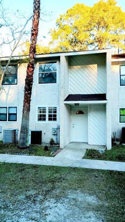 104 Inlet Reach Cir, Saint Marys, GA 31558
