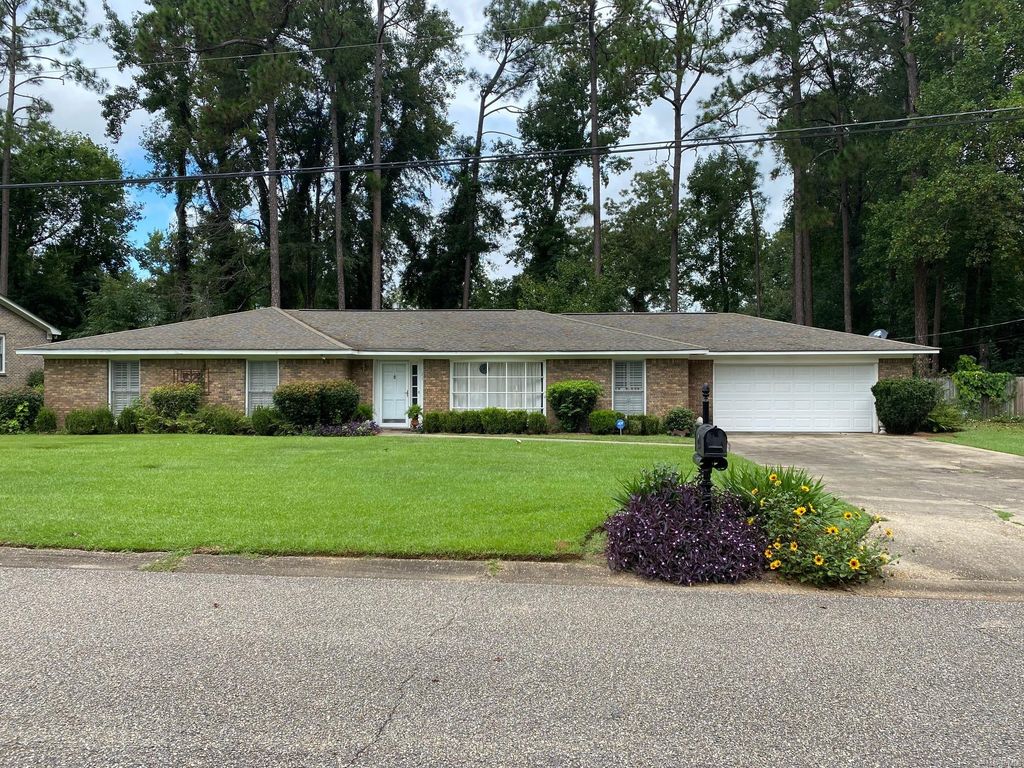 21 Wilkins Rd, Valley Grande, AL 36701