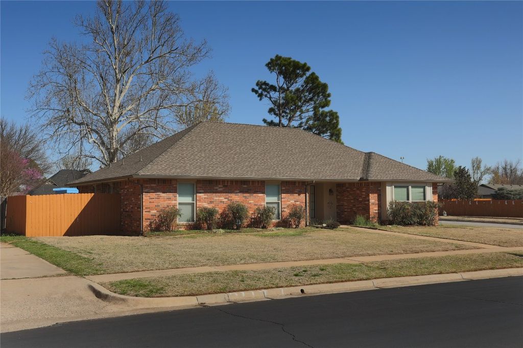 421 Willow Branch Rd, Norman, OK 73072